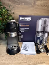 Kolbowy ekspres ciśnieniowy De'Longhi Dedica EC685.BK - AGD Group Łódź