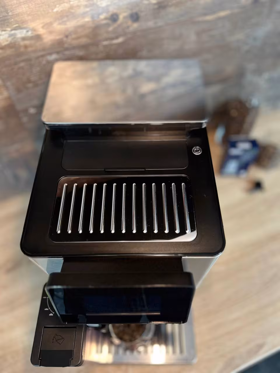 Automatyczny ekspres ciśnieniowy De'Longhi ECAM 610.74 MB PrimaDonna Soul — zdjęcie 5