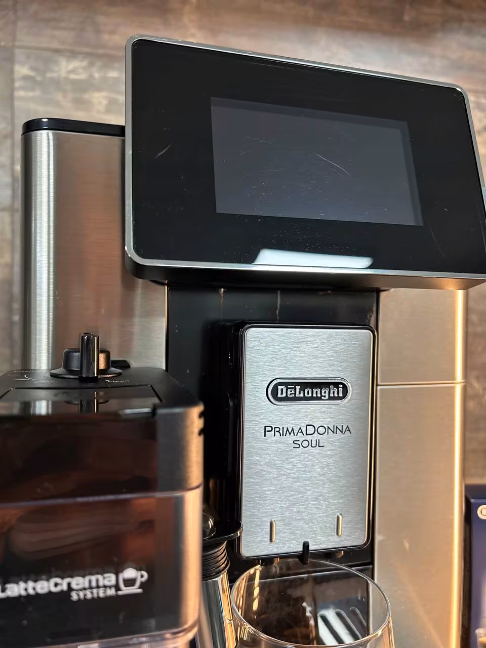 Automatyczny ekspres ciśnieniowy De'Longhi ECAM 610.74 MB PrimaDonna Soul — zdjęcie 2