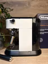 Kolbowy ekspres ciśnieniowy De'Longhi EC685.W Dedica (Art. 1462) - AGD Group Łódź