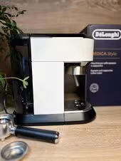 Kolbowy ekspres ciśnieniowy De'Longhi EC685.W Dedica (Art. 1462) - AGD Group Łódź