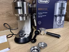 Kolbowy ekspres ciśnieniowy De'Longhi EC685.M Dedica - AGD Group Łódź