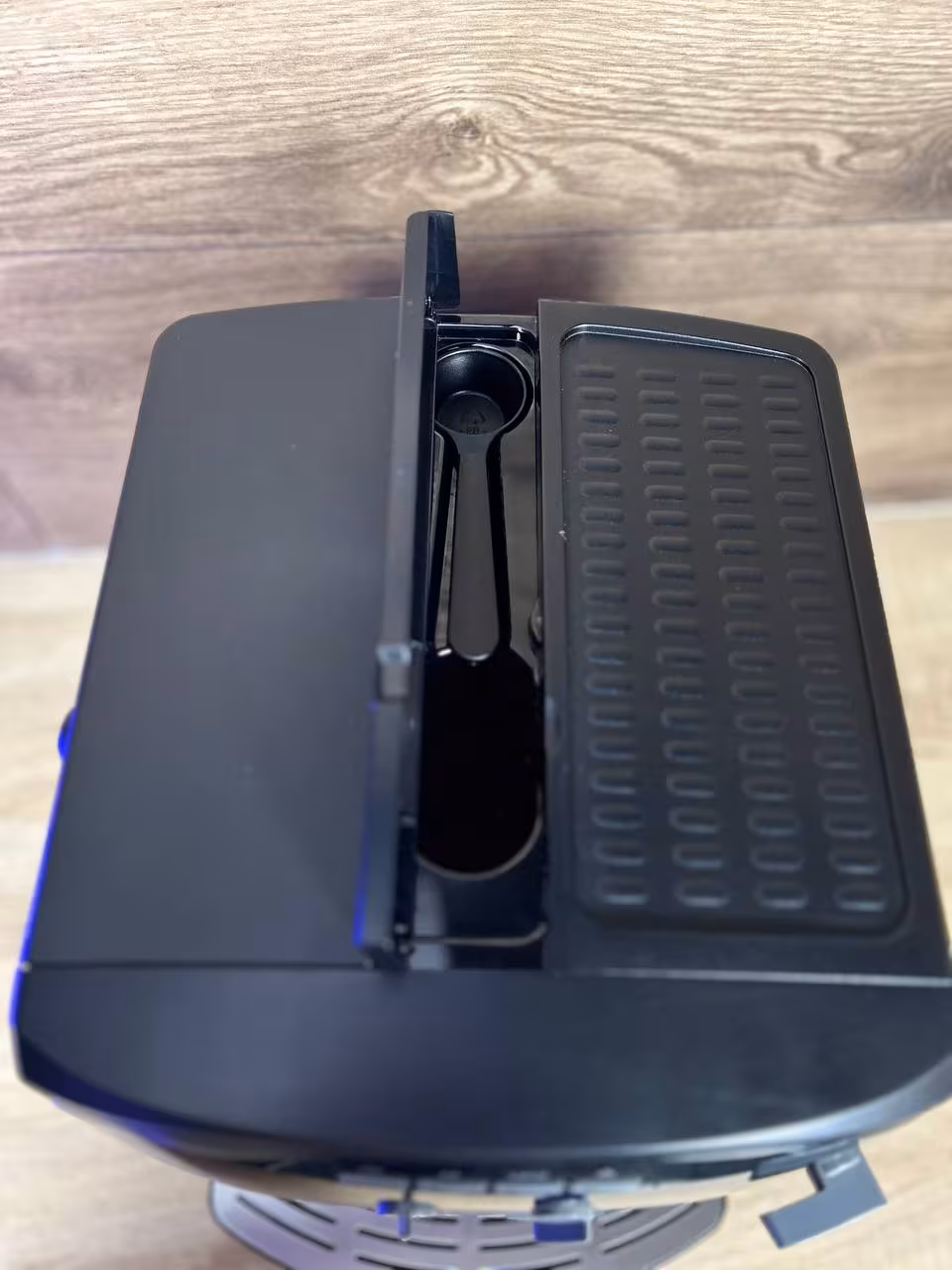 Automatyczny ekspres ciśnieniowy De'Longhi ESAM 2600 (Art. 42120) - AGD Group Łódź