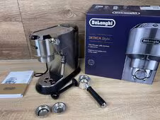 Kolbowy ekspres ciśnieniowy De'Longhi EC685.M Dedica - AGD Group Łódź