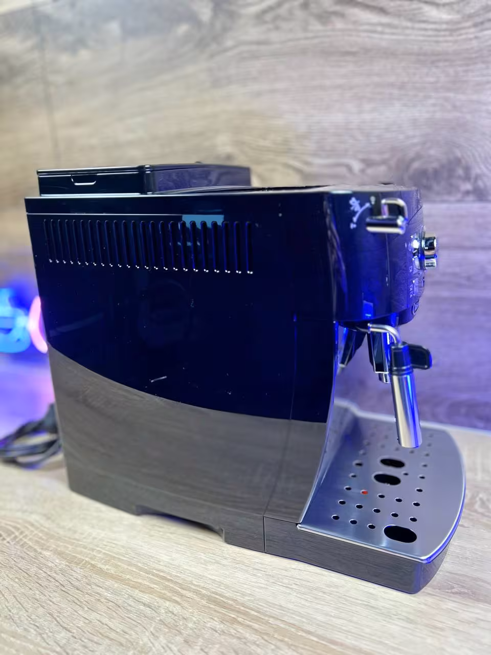 Automatyczny ekspres De'Longhi ECAM 21.117.B Magnifica S (Art. 1294) Automatyczny ekspres De'Longhi ECAM 21.117.B Magnifica S (Art. 1294) — zdjęcie 2