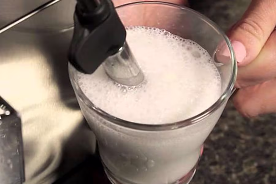 Dlaczego w ekspresie do kawy nie działa spieniacz do cappuccino