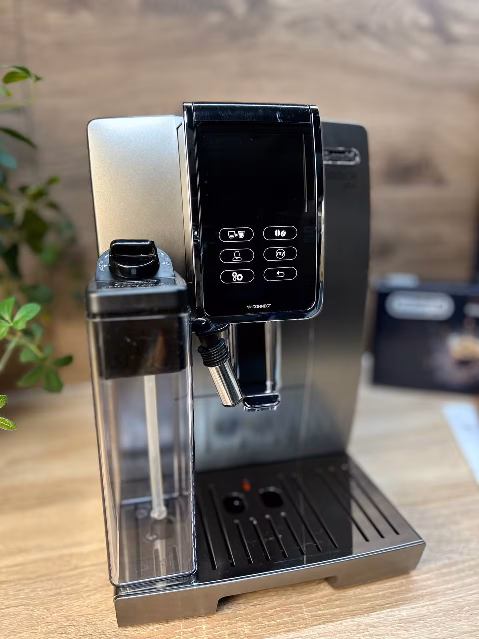 Automatyczny ekspres ciśnieniowy DeLonghi Dinamica Plus ECAM 370.95.T (Art. 1323) - AGD Group Łódź