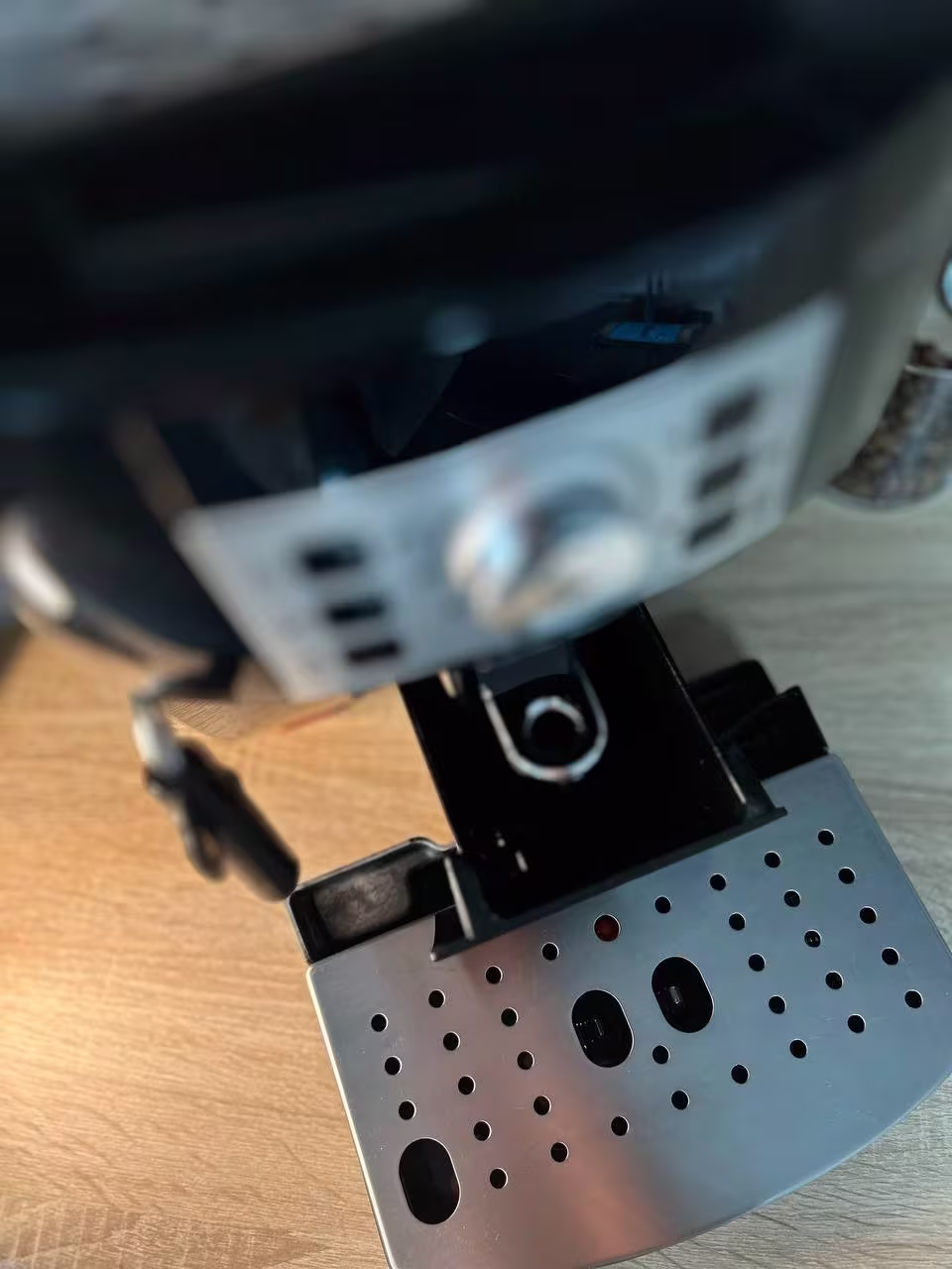 Automatyczny ekspres De'Longhi ECAM 22.110 B Magnifica S Automatyczny ekspres De'Longhi ECAM 22.110 B Magnifica S — zdjęcie 3