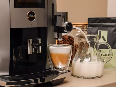 Wyciek wody w ekspresie Jura — przyczyny i naprawa