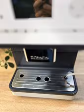 Ekspres ciśnieniowy do kawy Miele CM 6310 biały - AGD Group Łódź