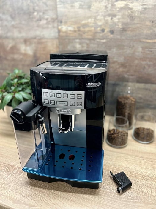 Automatyczny ekspres ciśnieniowy De'Longhi Magnifica S Cappuccino ECAM 22.360.B — zdjęcie główne produktu AGD Group — zdjęcie 2