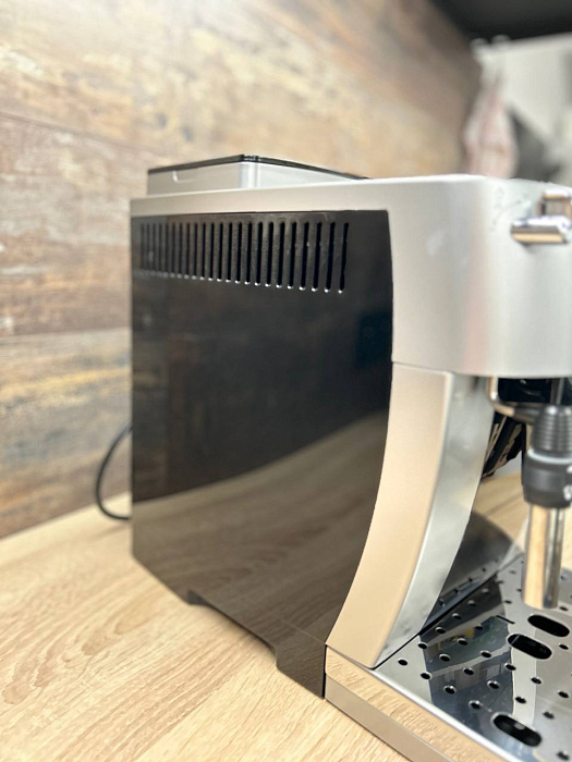 Automatyczny ekspres De'Longhi ECAM 250.23 SB Magnifica S — zdjęcie 6 — zdjęcie 7