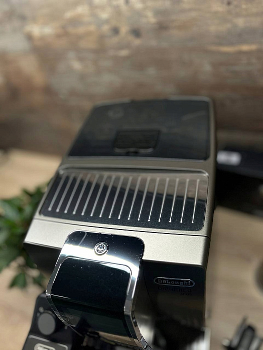 Automatyczny ekspres ciśnieniowy DeLonghi ECAM 370.95.T — zdjęcie 2 — zdjęcie 3