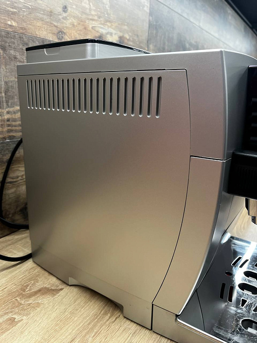 Automatyczny ekspres De'Longhi Cappuccino ECAM 23.460.S — zdjęcie 4 — zdjęcie 5