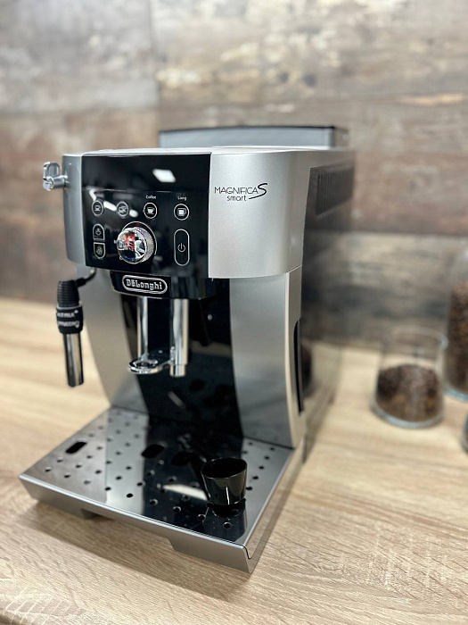 Automatyczny ekspres De'Longhi ECAM 250.23 SB Magnifica S — zdjęcie główne produktu AGD Group — zdjęcie 2
