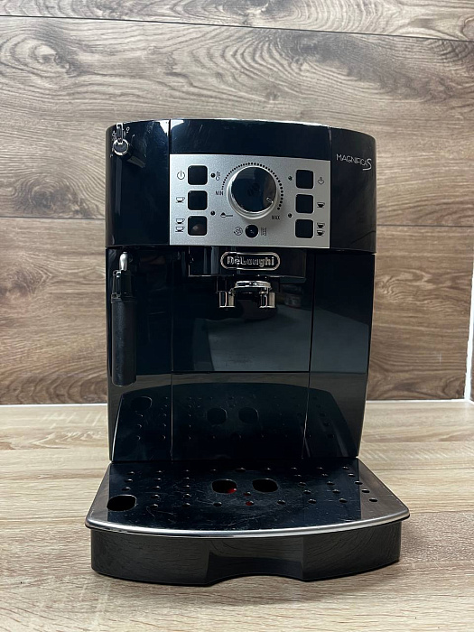 Automatyczny ekspres De'Longhi Magnifica S ECAM 22.110.B - AGD Group Łódź