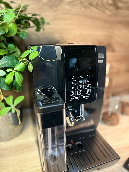 Automatyczny ekspres ciśnieniowy De'Longhi Dinamica ECAM 353.75.B — zdjęcie główne produktu AGD Group — zdjęcie 2