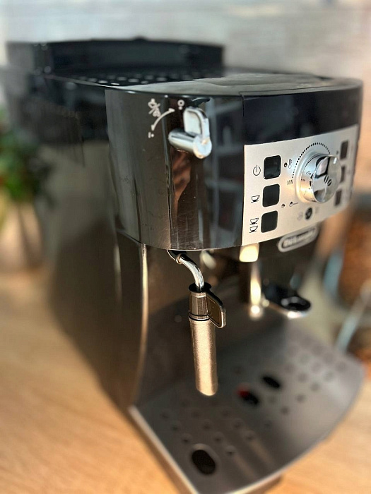 Automatyczny ekspres De'Longhi ECAM 22.110 B Magnifica S — zdjęcie 4 — zdjęcie 5