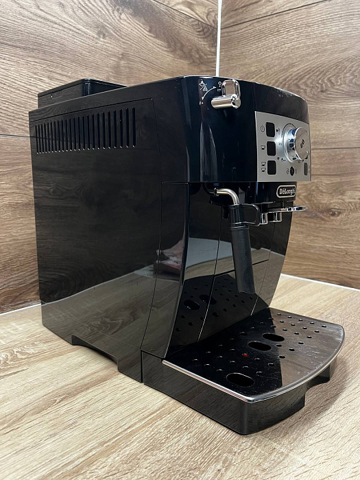 Automatyczny ekspres De'Longhi Magnifica S ECAM 22.110.B (Art. 1519) — zdjęcie główne produktu AGD Group — zdjęcie 2