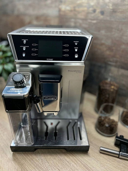 Automatyczny ekspres ciśnieniowy De'Longhi PrimaDonna Class ECAM 550.75MS — zdjęcie 9 — zdjęcie 10