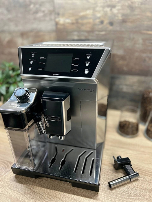 Automatyczny ekspres ciśnieniowy De'Longhi PrimaDonna Class ECAM 550.75MS — zdjęcie 7 — zdjęcie 8