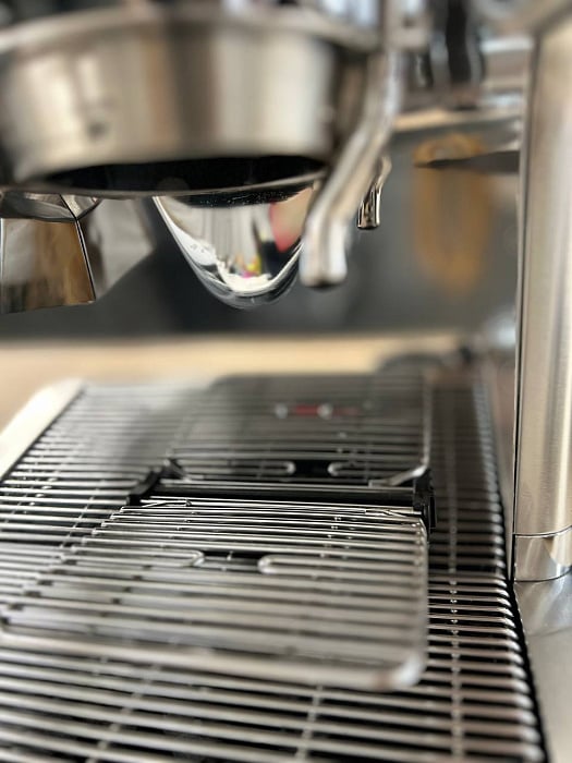 Kolbowy ekspres ciśnieniowy De'Longhi La Specialista Prestigio EC9355.M — zdjęcie 6 — zdjęcie 7