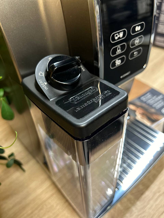 Automatyczny ekspres ciśnieniowy DeLonghi Dinamica Plus ECAM 370.95.T (Art. 1323) — zdjęcie 12 — zdjęcie 13