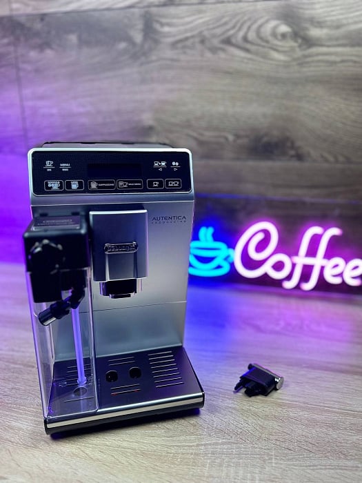 Automatyczny ekspres ciśnieniowy De'Longhi Autentica Cappuccino — zdjęcie główne produktu AGD Group Automatyczny ekspres ciśnieniowy De'Longhi Autentica Cappuccino — zdjęcie główne produktu AGD Group — zdjęcie 2