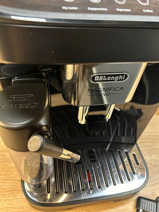 Automatyczny ekspres ciśnieniowy De'Longhi Magnifica Evo 290.61.B — zdjęcie 3 — zdjęcie 4