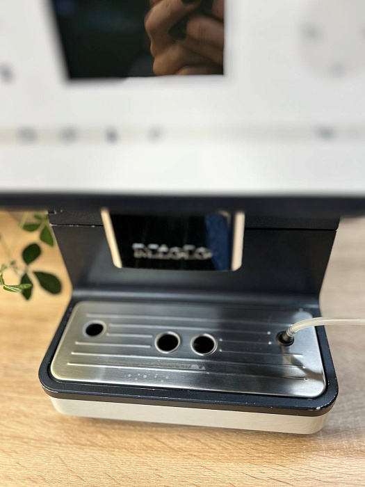 Ekspres ciśnieniowy do kawy Miele CM 6310 biały — zdjęcie 3 Ekspres ciśnieniowy do kawy Miele CM 6310 biały — zdjęcie 3 — zdjęcie 4