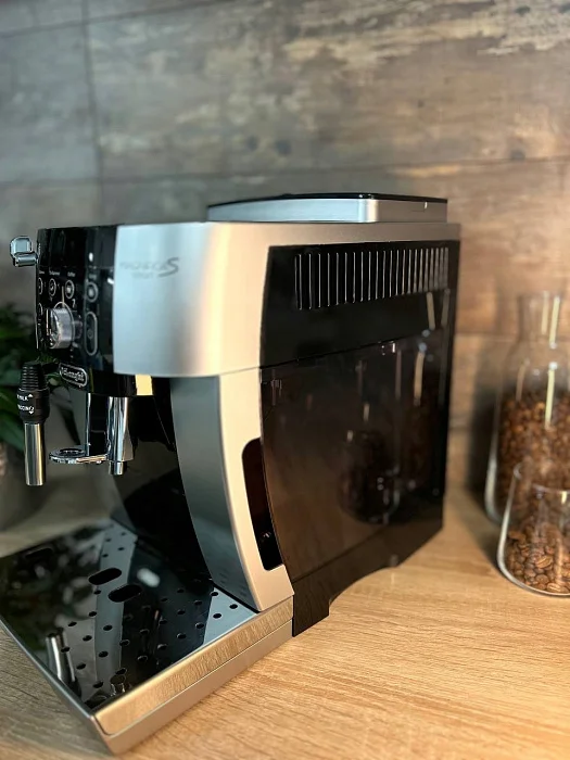 Automatyczny ekspres ciśnieniowy De'Longhi ECAM 250.23.SB - AGD Group Łódź