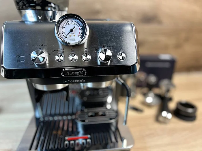 Kolbowy ekspres ciśnieniowy De'Longhi La Specialista Arte EC9155.MB - AGD Group Łódź