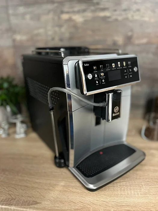 Automatyczny ekspres ciśnieniowy Saeco Xelsis SM7581/00 - AGD Group Łódź