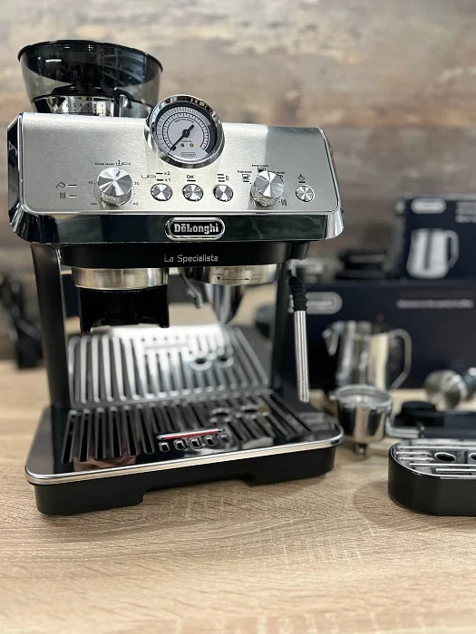 Kolbowy ekspres ciśnieniowy De'Longhi La Specialista Arte EC9155.MB - AGD Group Łódź