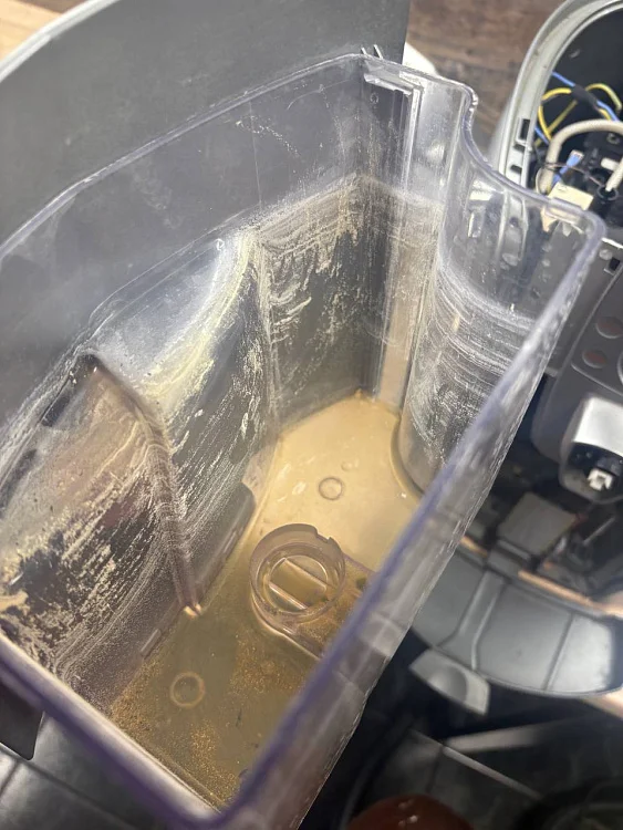 Odkamienianie ekspresu do kawy - poradnik