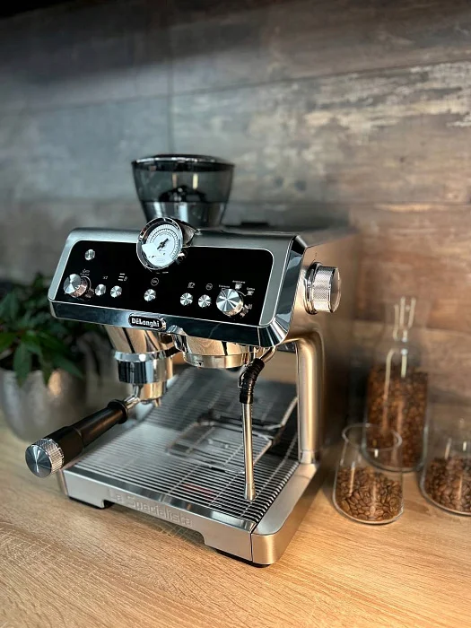 Kolbowy ekspres ciśnieniowy De'Longhi La Specialista Prestigio EC 9355.M - AGD Group Łódź