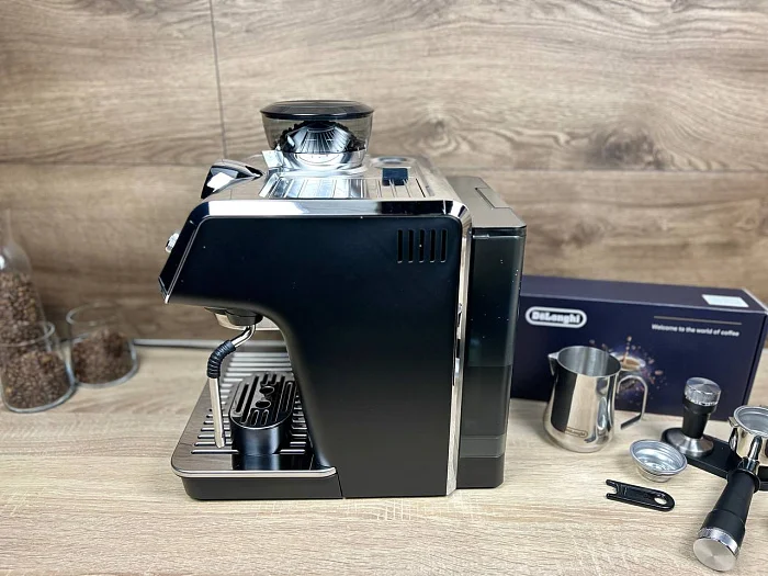 Kolbowy ekspres ciśnieniowy De'Longhi La Specialista Arte EC9155.MB - AGD Group Łódź