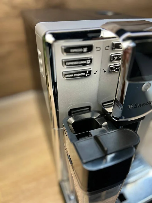 Automatyczny ekspres ciśnieniowy Saeco Incanto HD8918 - AGD Group Łódź