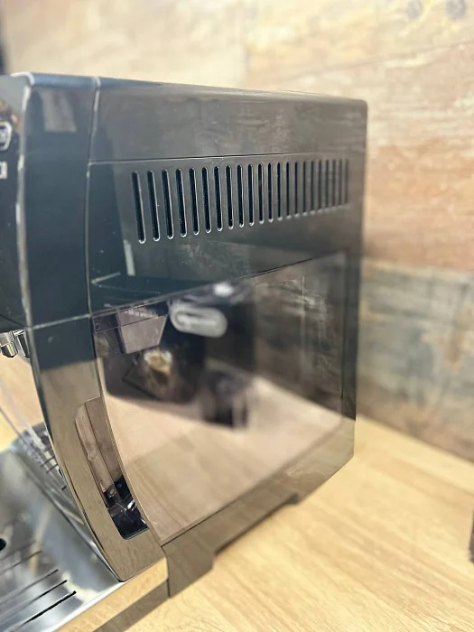 Automatyczny ekspres ciśnieniowy De'Longhi ECAM 350.55B - AGD Group Łódź