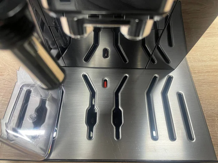 Automatyczny ekspres ciśnieniowy De'Longhi ECAM 550.65.SB 1450 W czarny - AGD Group Łódź