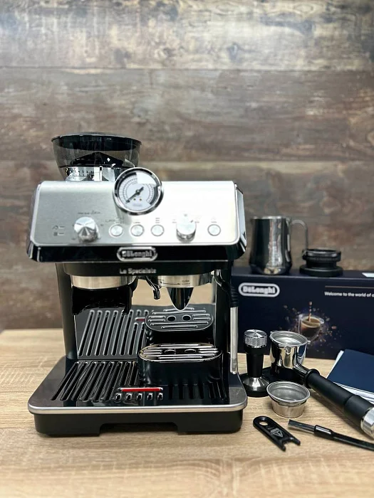 Kolbowy ekspres ciśnieniowy De'Longhi La Specialista Arte EC9155.MB - AGD Group Łódź