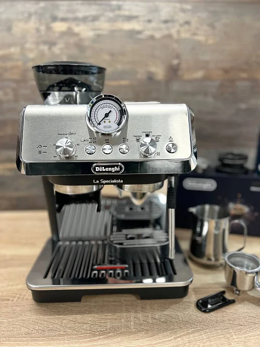 Kolbowy ekspres ciśnieniowy De'Longhi La Specialista Arte EC9155.MB - AGD Group Łódź