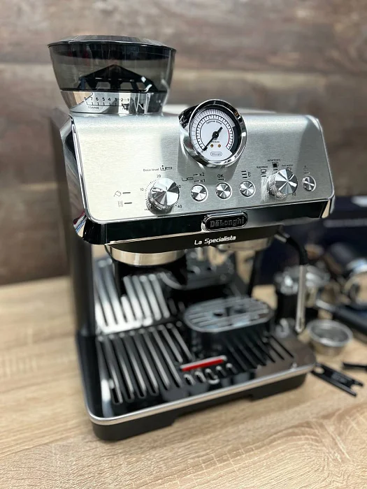 Kolbowy ekspres ciśnieniowy De'Longhi La Specialista Arte EC9155.MB - AGD Group Łódź