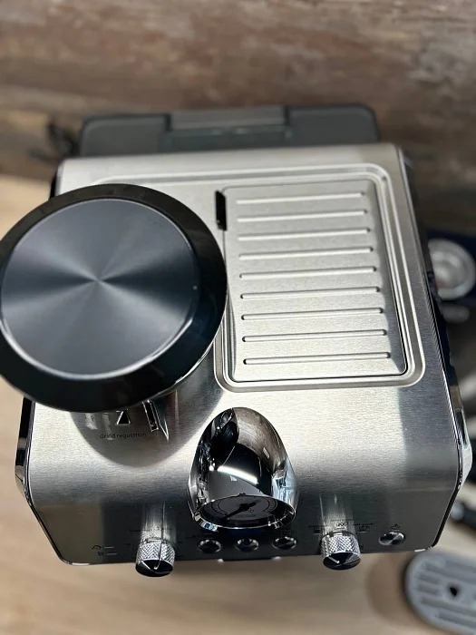 Kolbowy ekspres ciśnieniowy De'Longhi La Specialista Arte EC9155.MB - AGD Group Łódź