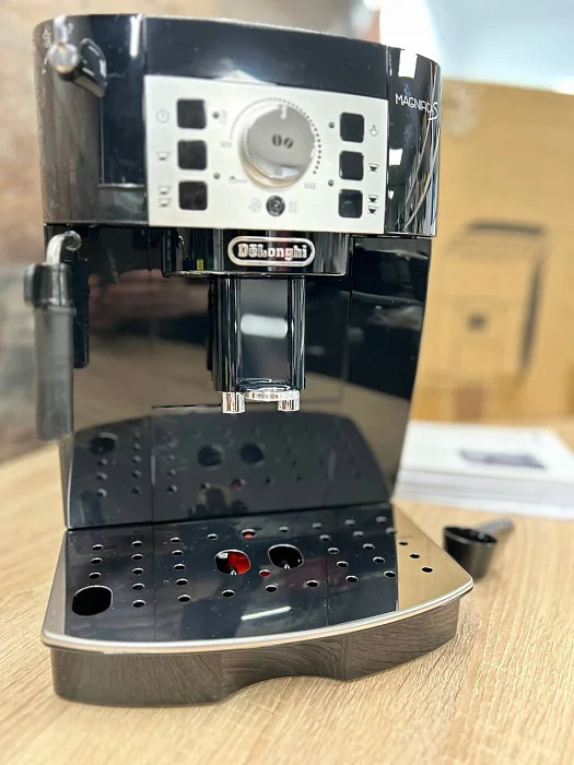 Automatyczny ekspres ciśnieniowy De'Longhi ECAM 22.112.B - AGD Group Łódź