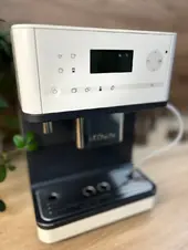 Ekspres ciśnieniowy do kawy Miele CM 6310 biały - AGD Group Łódź
