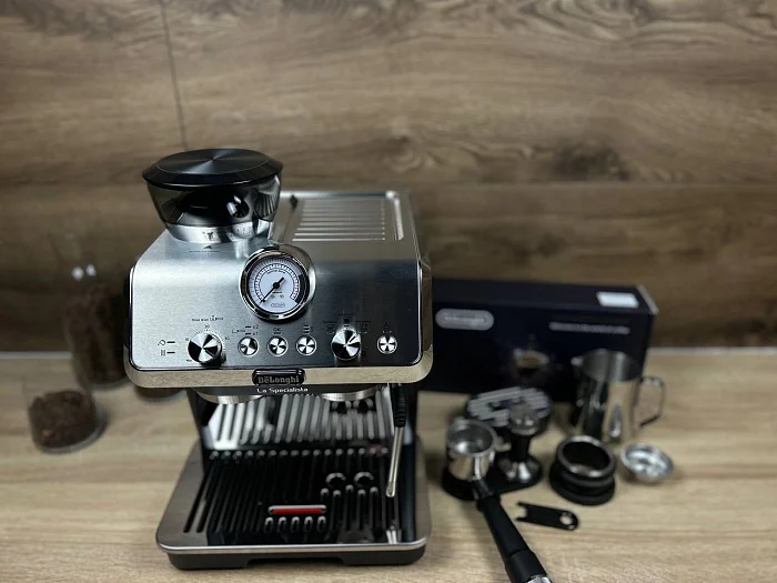 Kolbowy ekspres ciśnieniowy De'Longhi La Specialista Arte EC9155.MB - AGD Group Łódź