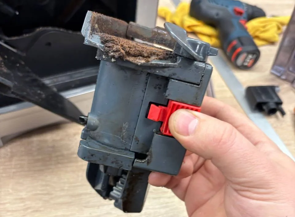 d88a43e4-35a9-4202-a208-65ce6e861284.jpg d88a43e4-35a9-4202-a208-65ce6e861284.jpg